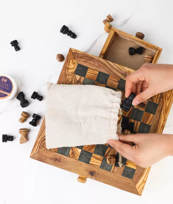 Jeu d’échecs en bois avec rangement