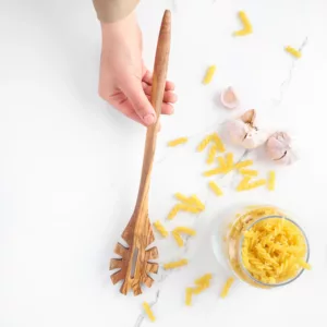 Cuillère à pâtes en bois d'olivier