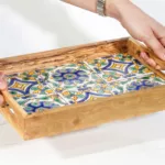 Plateau rectangle bleu avec céramique