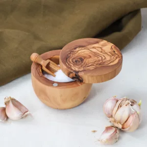 Salière avec couvercle magnétique