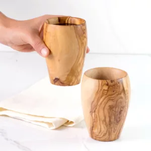 Tasse en bois d'olivier