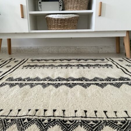 Tapis Berbère Tapis Berbère Essence du Sahara - Fond Blanc avec Motif Minimaliste 200x120 cm