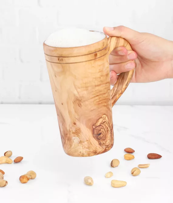 Grande tasse en bois d’olivier rustique